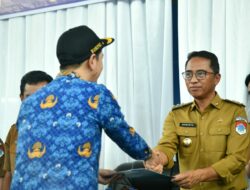 Bupati Boltim Menyerahkan 131SK PPPK Tenagah Guru Formasi Tahun 2022