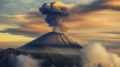 Gunung yang Terkenal di Pulau Jawa, Menjadi Incaran Para Pendaki Gunung