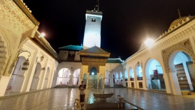 Keajaiban Sejarah: Masjid Biru di Kota Fes, Maroko, Menyimpan Harta Budaya Abad ke-9 dan Hiasan Ubin Biru yang Mempesona