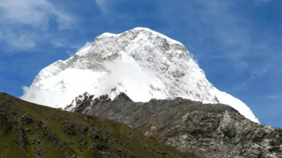 “Eksplorasi dan Kekuatan di Puncak Huascarán”