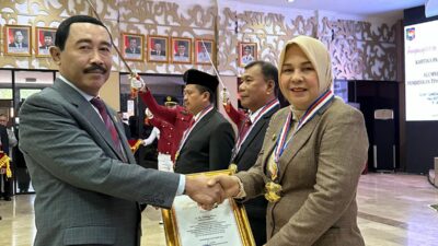 Prestasi Luar Biasa! Wali Kota Kotamobagu, Ir. Hj. Tatong Bara, Dianugerahi Penghargaan Tingkat Nasional