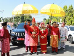 Ikuti Prosesi Adat Poponikan Mogutun Kon Komalig, Pj. Wali Kota Kotamobagu, Dr. Drs. Hi. Asripan Nani, M.Si