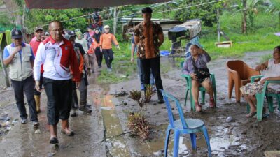 Di RT 24 Kelurahan Gogagoman, Pj. Wali Kota Kotamobagu Pantau Lokasi Banjir