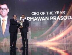 Dirut PLN Darmawan Prasodjo Raih Kembali Gelar CEO of The Year dan PLN Sabet Penghargaan Best ESG di CNBC Indonesia Awards 2023