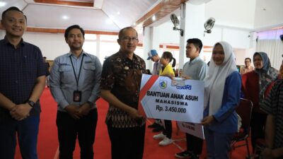 Penyaluran Bantuan Anak Asuh Pemerintah Kota Kotamobagu Tahun 2023 Oleh Pj. Wali Kota