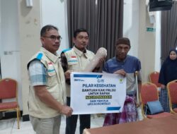 YBM PLN UP3 Gorontalo Berikan Bantuan Kaki Palsu untuk Warga Gorontalo yang Cacat Akibat Kecelakaan