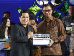 Darmawan Prasodjo Raih Penghargaan Best CEO Communications di BCOMSS 2024