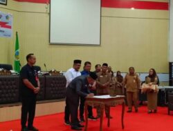 Asripan Nani Memberikan Apresiasi atas Kehadirannya dalam Rapat Paripurna DPRD