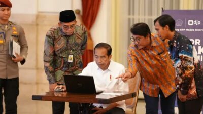 Presiden Jokowi dan Pejabat Negara Laporkan SPT Tahunan Secara Elektronik