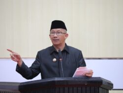 Pj. Wali Kota Kotamobagu Membahas Rekomendasi LKPJ dan Peraturan Kearsipan di Rapat Paripurna