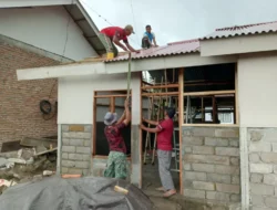 Semangat Baru di Desa Modayag Tiga: Rehabilitasi Rumah Ibu Asti oleh Satgas TMMD ke-120