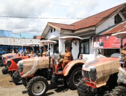 Pj. Wali Kota Kotamobagu, Dr. Asripan Nani, Serahkan 5 Unit Traktor untuk Tingkatkan Produktivitas Kelompok Tani