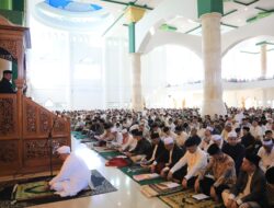 Pj. Wali Kota Kotamobagu Sholat Idul Adha 1445 H di Masjid Agung Baitul Makmur: Wujud Kebersamaan dalam Membangun Kota