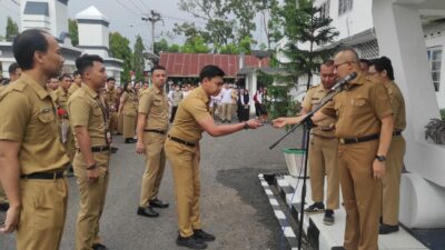 Pj. Wali Kota Kotamobagu Pimpin Apel Pagi ASN dan Sidak Aplikasi Judi Online di Handphone ASN