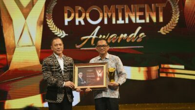 Transformasi Berkelanjutan Berbuah Manis, Dirut PLN Darmawan Prasodjo Raih Penghargaan The Prominent CEO of The Year