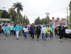 Semangat Kebersamaan! Wali Kota dan Wawali Kotamobagu Jalan Sehat Bersama ASN dan Masyarakat di Alun-Alun Boki Hontinimbang