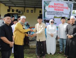 Wali Kota dan Wakil Wali Kota Kotamobagu Serahkan Bantuan Sapi Kurban dari Presiden Prabowo kepada Warga Molinow