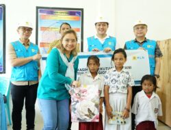 PLN Tak Hanya Terangi Negeri, Tapi Juga Hati: Perokris Palu Berbagi Kasih di SDN 13 Sindue Tombusabora