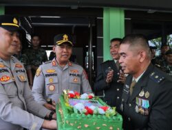 Soliditas TNI-Polri, Kapolres Kotamobagu Datangi Kodim 1303/BM Beri Surprise HUT TNI ke-80