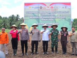 Sinergi Aparat dan Petani, Kapolres Kotamobagu Dorong Ketahanan Pangan Lewat Penanaman Jagung di Desa Bungko