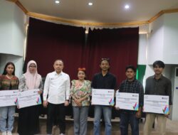 PLN Dukung Peningkatan SDM Daerah, Serahkan Beasiswa untuk Mahasiswa Unsimar Poso