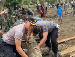 TNI–Polri dan Warga Bangun Jembatan Gantung di Desa Lobong, Kapolres Irwanto: Bukti Kepedulian untuk Akses Masyarakat