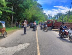 Mikrolet Terjun ke Jurang di Jalur AKD, Sat Lantas Polres Kotamobagu Sigap Evakuasi Bersama Warga
