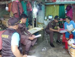 Satpol PP Dampingi Jaksa Eksekutor Laksanakan Tahap Akhir Eksekusi Putusan Terdakwa EJ di Pasar 23 Maret