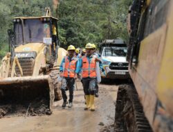 Medan Berat Tertaklukkan: 949 Personel PLN Berjuang Hidupkan Sumut Hingga 100 Persen