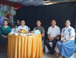 Penuh Kehangatan Natal, Kapolres Kotamobagu Hadiri Open House Kabag Ops