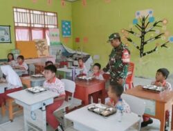 Babinsa Koramil Bolaang Uki Pastikan Program Makan Bergizi Gratis Tepat Sasaran