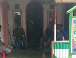 Komsos Penuh Keakraban di Desa Bantik: Babinsa Serka Muhadan Ajak Warga Jaga Kebersihan dan Kamtibmas