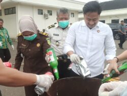 Kejari Kotamobagu Musnahkan 44,94 Gram Sabu dan Ratusan Miras, Tegaskan Komitmen Penegakan Hukum