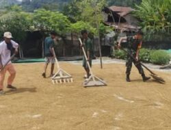 Babinsa Sertu Ismail Pimpin Kerja Bakti di Binjaita Satu, Warga Bersatu Wujudkan Lingkungan ASRI