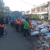 Pasca Lebaran, Pasukan Orange Kotamobagu Kebut Bersihkan Tumpukan Sampah di Pasar 23 Maret