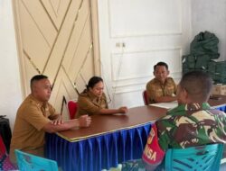 Duduk Sederhana, Makna Besar: Komsos Babinsa Perkuat Keamanan dan Kebersamaan Warga Desa Sia